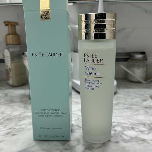 Micro Essence Skin Activating Treatment Lotion - Picture 3 of 4